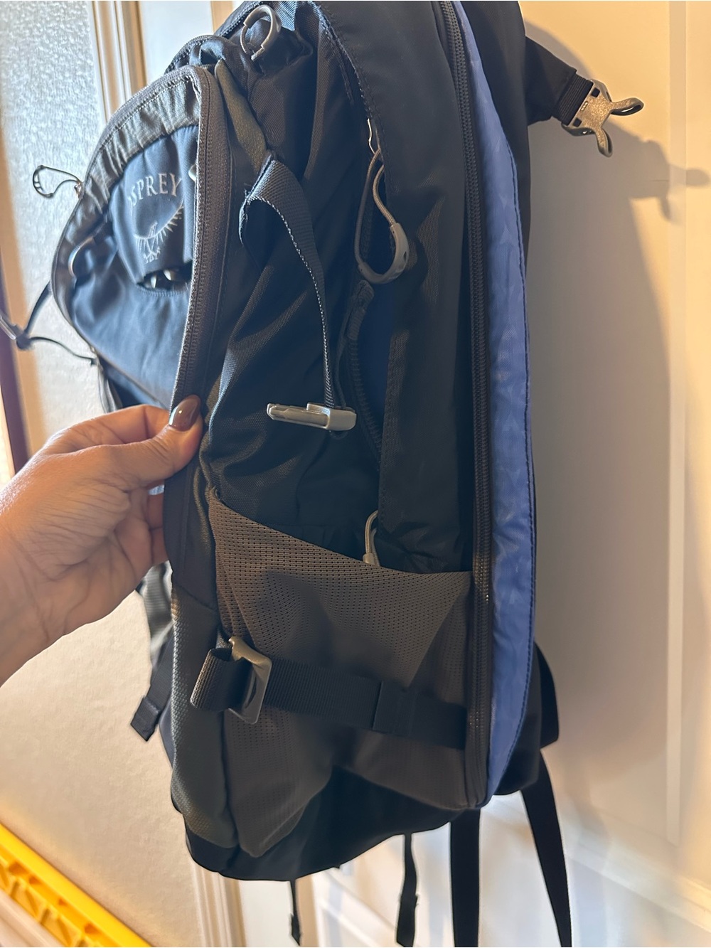 OSPREY Nova Black and Blue Women's Backpack - Picture 4 of 13